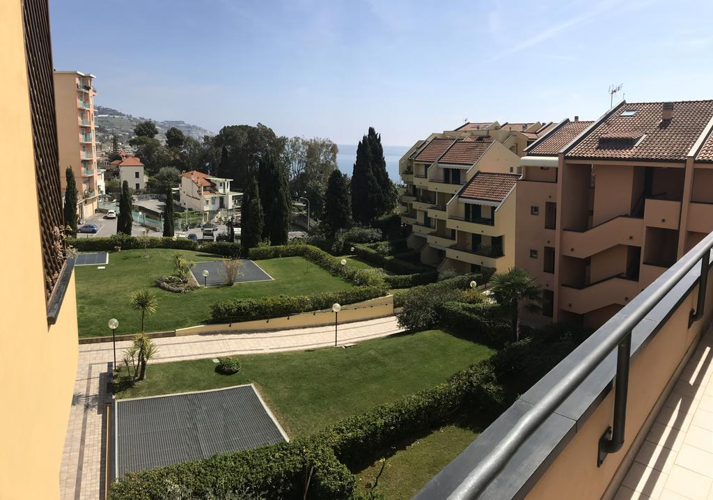 Flat Acquamarina Apartment Сан Ремо Екстериор снимка